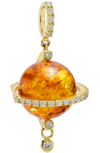 a  gold amber trinket